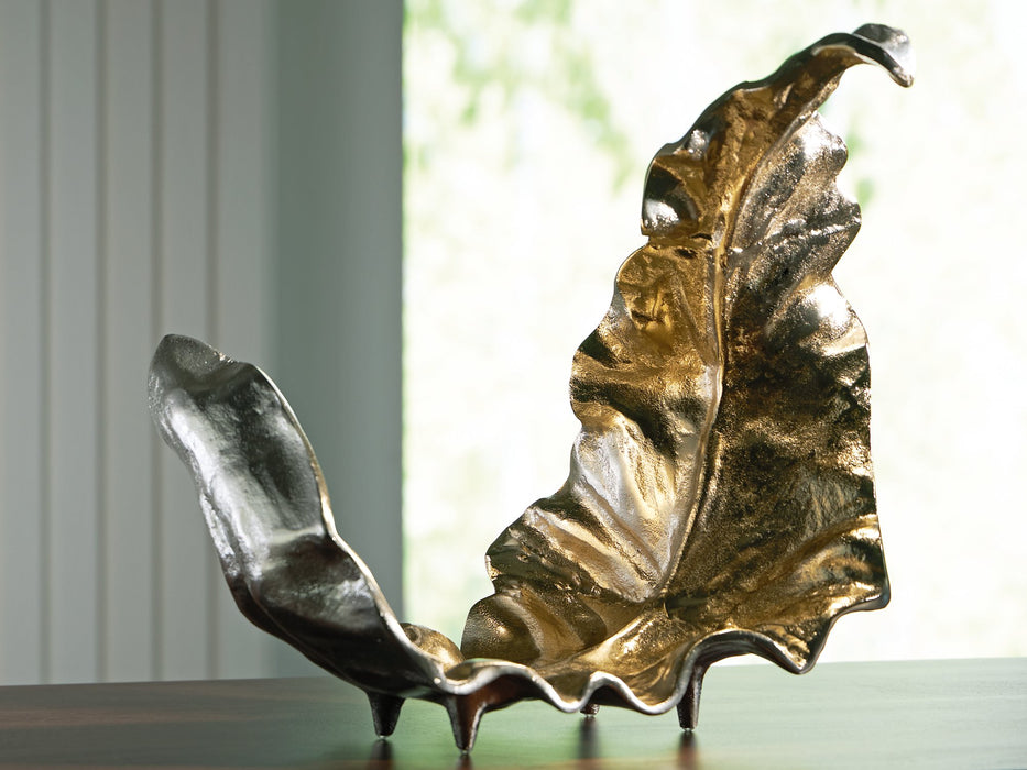Darinsen Sculpture - Imperial Furniture (Las Vegas, NV) - Multi Location