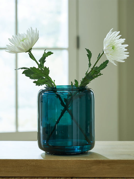 Inisland Vase - Imperial Furniture (Las Vegas, NV) - Multi Location