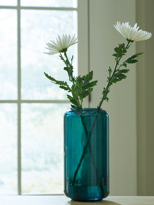Inisland Vase - Imperial Furniture (Las Vegas, NV) - Multi Location